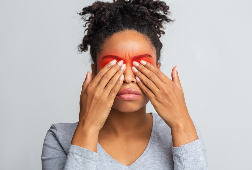  Chronic Headaches May Be Related to Your Eye Health | Dizzy